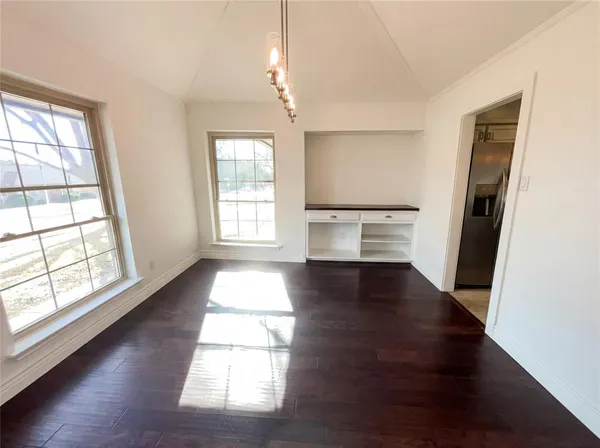 $450,000 | 401 Kenshire Drive, Benbrook, TX 76126