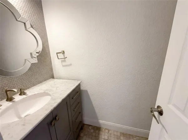 $450,000 | 401 Kenshire Drive, Benbrook, TX 76126