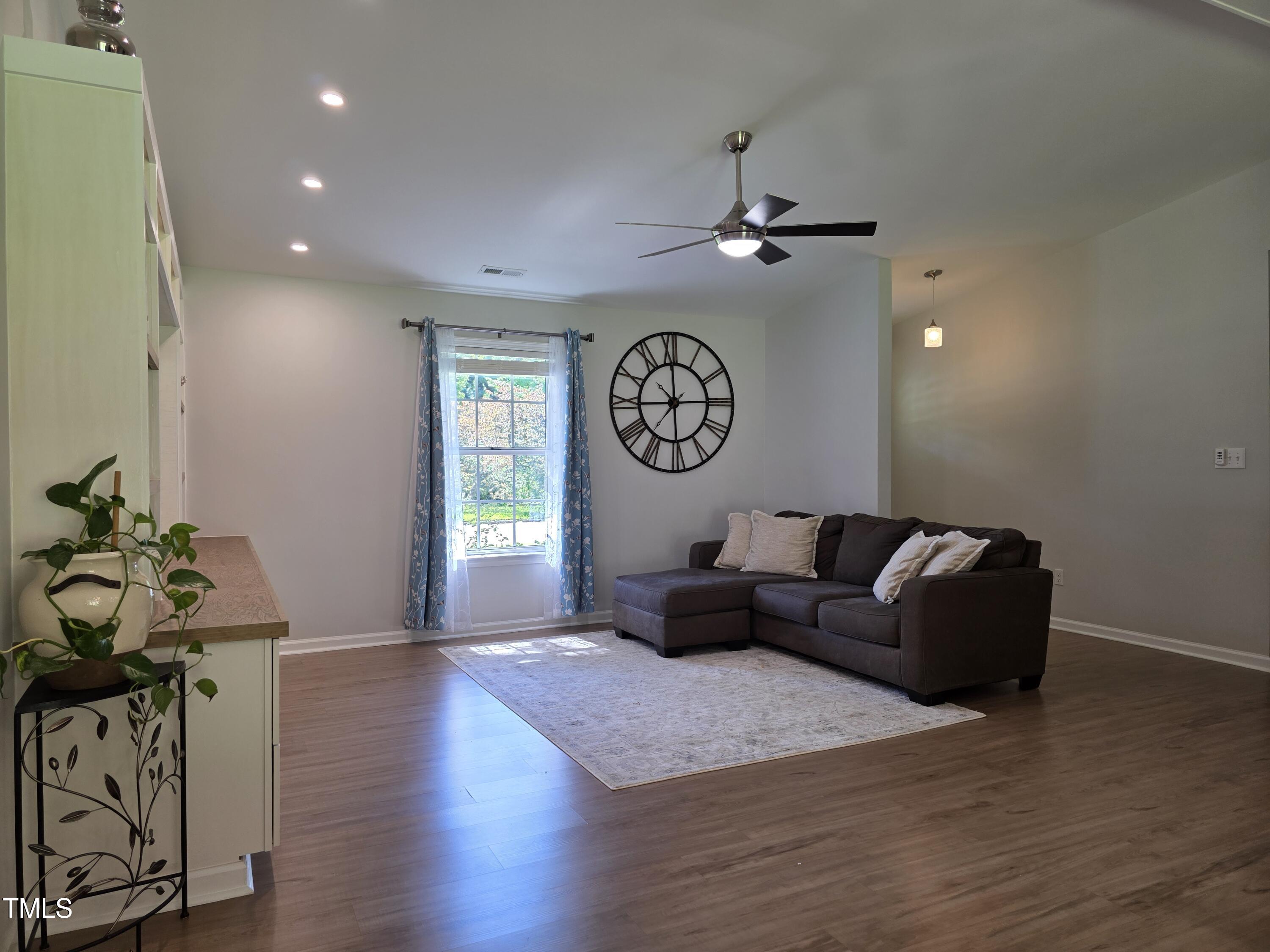 1016 Buckhorn Road Garner, NC 27529 - Photo 8 of 49 Living Room