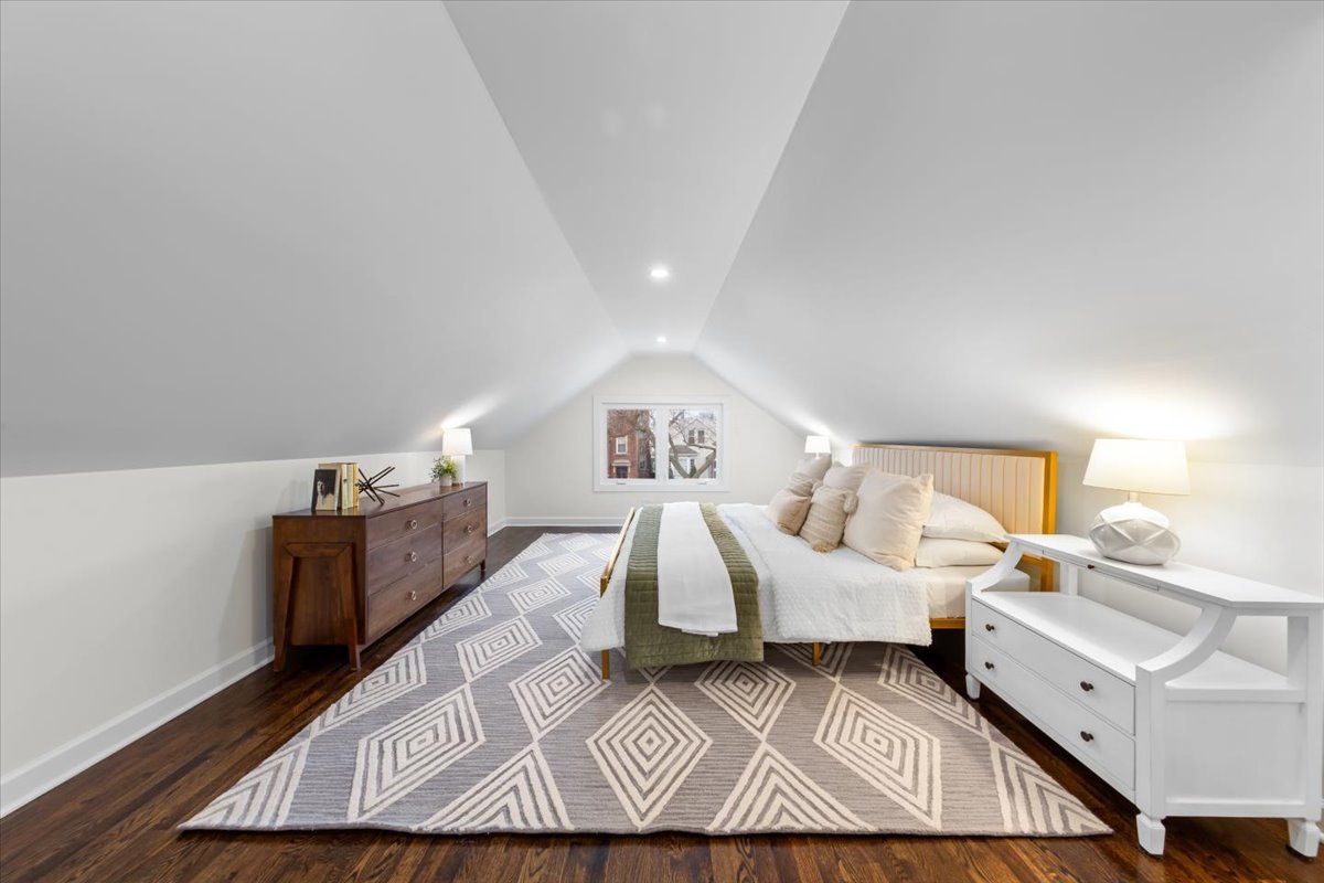 5410 West Grace Street Chicago, IL 60641 - Photo 12 of 21