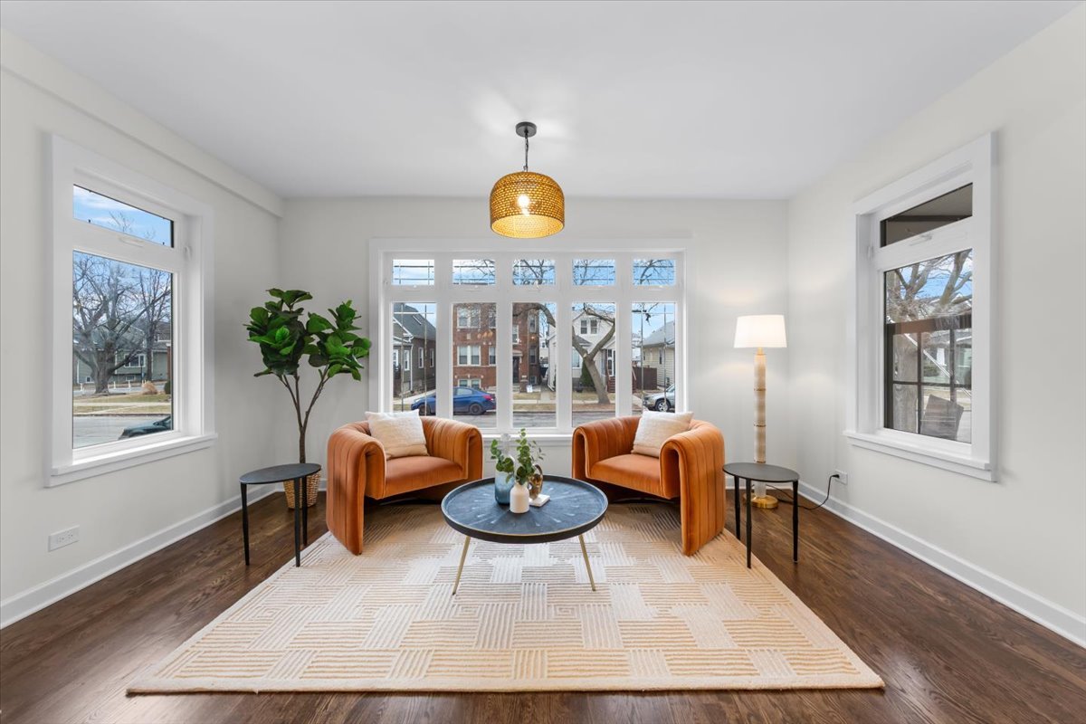 5410 West Grace Street Chicago, IL 60641 - Photo 2 of 21