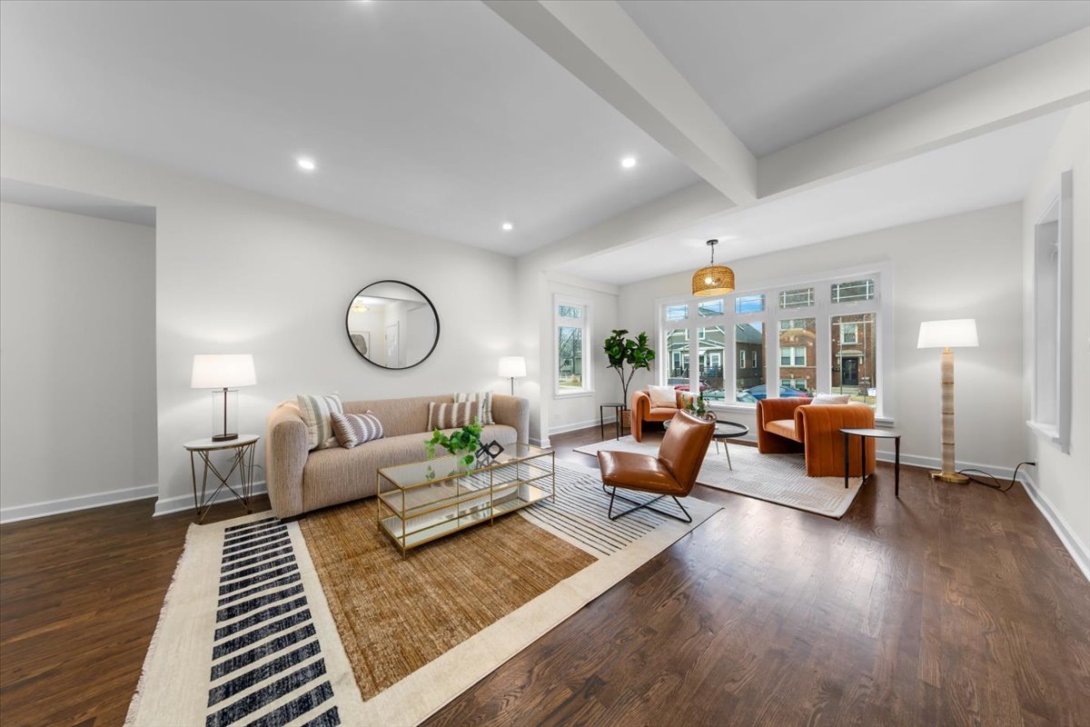 5410 West Grace Street Chicago, IL 60641 - Photo 4 of 21