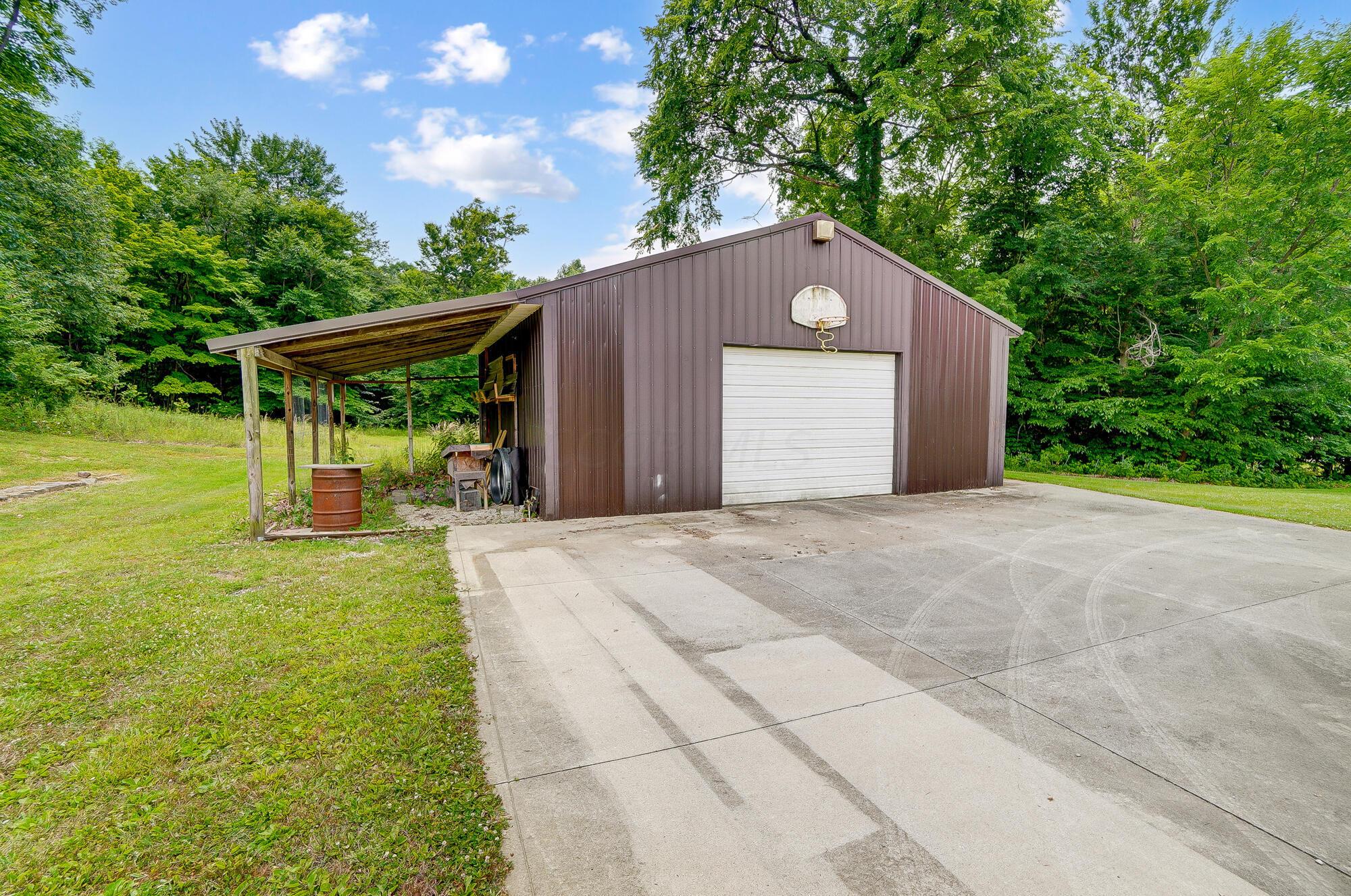 18256 Utica Road Utica, OH 43080 - Photo 43 of 48 960 sqft Pole Barn