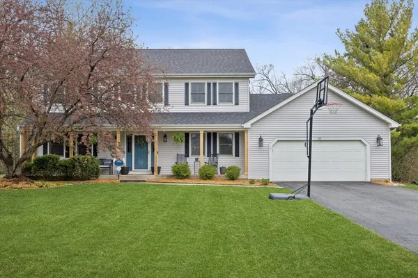 $585,000 | 395 Southampton Drive, Geneva, IL 60134