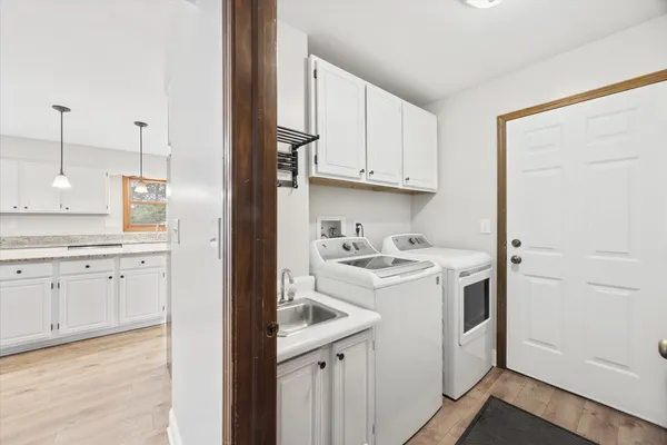 $585,000 | 395 Southampton Drive, Geneva, IL 60134