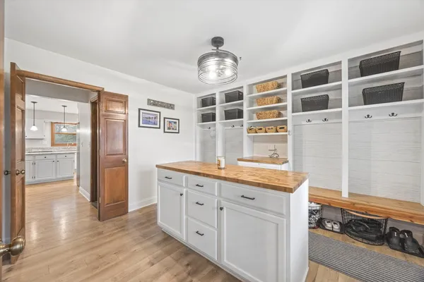 $585,000 | 395 Southampton Drive, Geneva, IL 60134