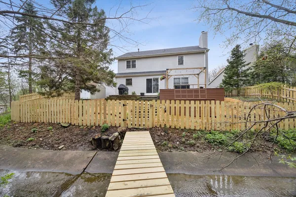 $585,000 | 395 Southampton Drive, Geneva, IL 60134