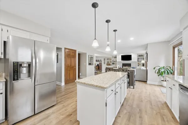 $585,000 | 395 Southampton Drive, Geneva, IL 60134