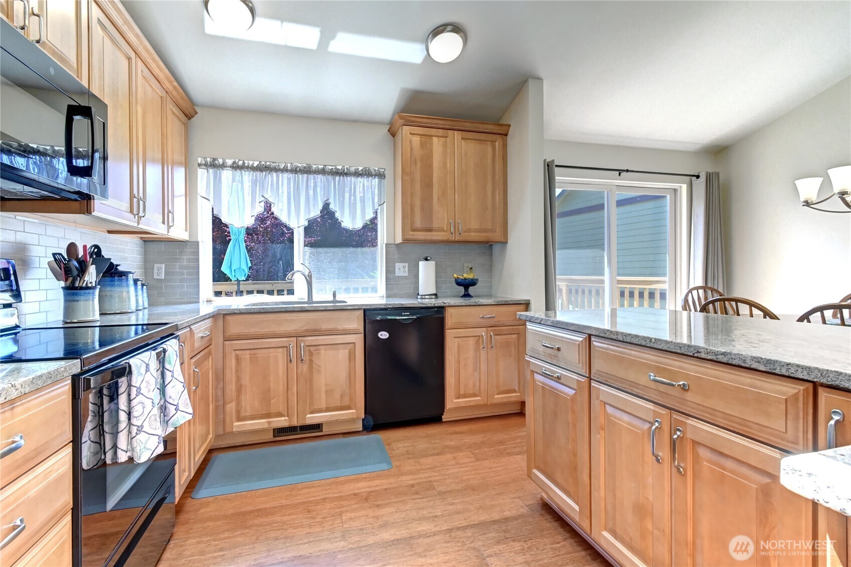 608 Harvest Road Bothell, WA 98012 - Photo 6 of 31