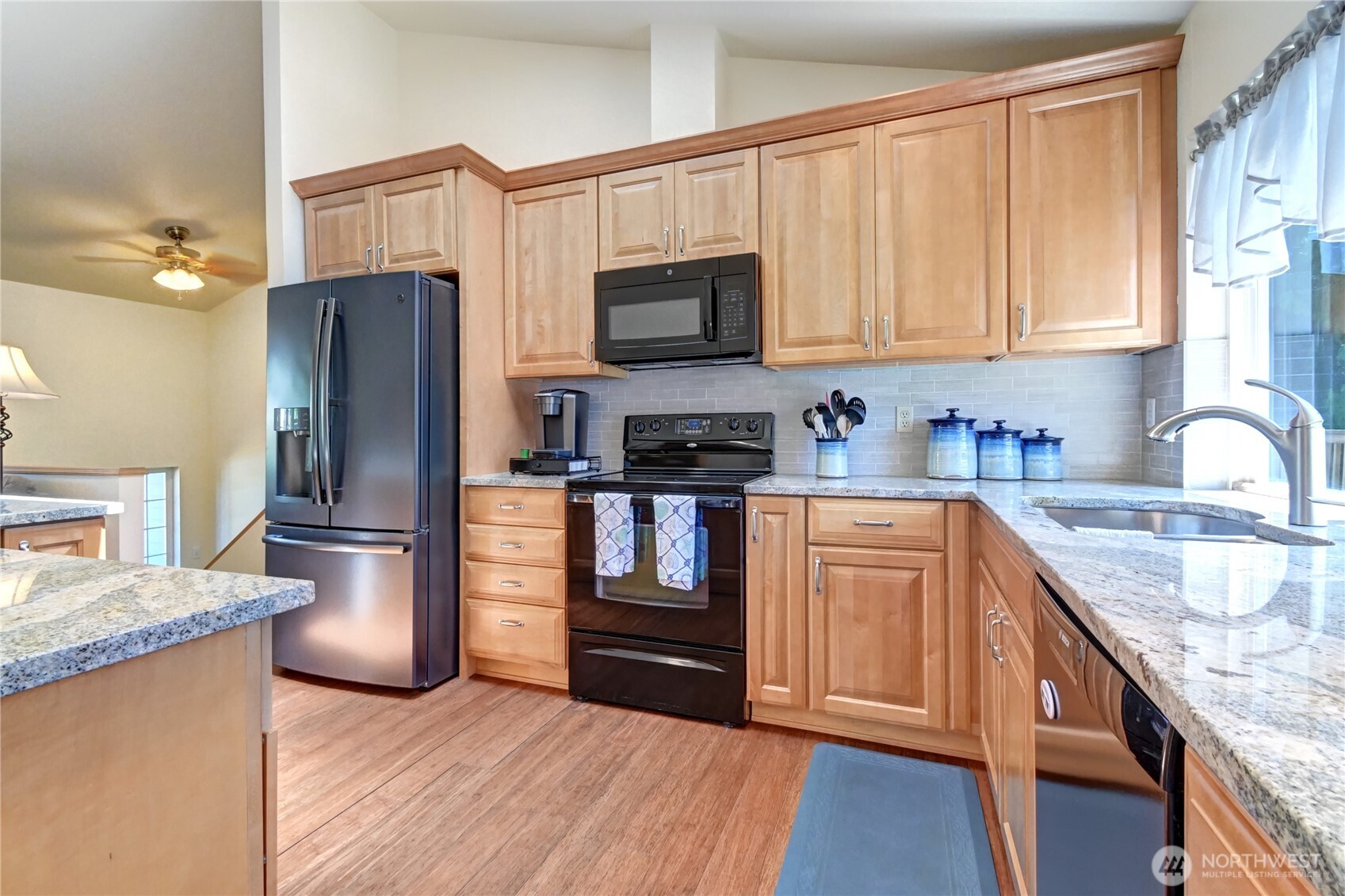 608 Harvest Road Bothell, WA 98012 - Photo 7 of 31
