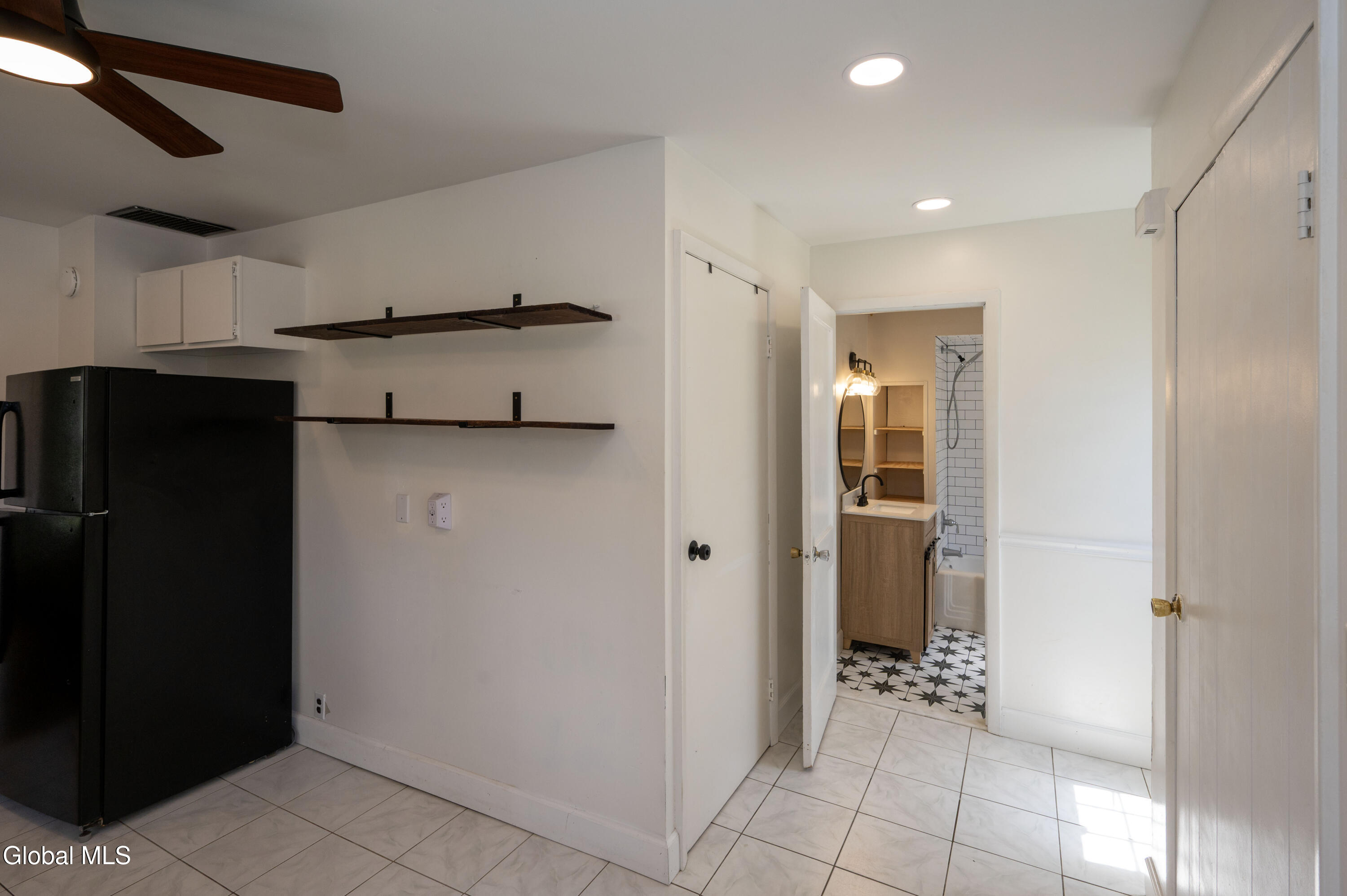 84 Pashley Road Schenectady, NY 12302 - Photo 5 of 19 IMG_2448