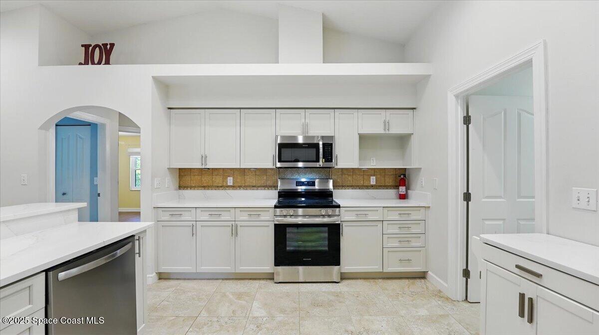 5395 Amy Way Mims, FL 32754 - Photo 20 of 60 16-Kitchen