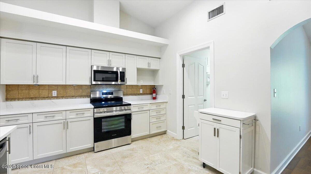 5395 Amy Way Mims, FL 32754 - Photo 23 of 60 19-Kitchen