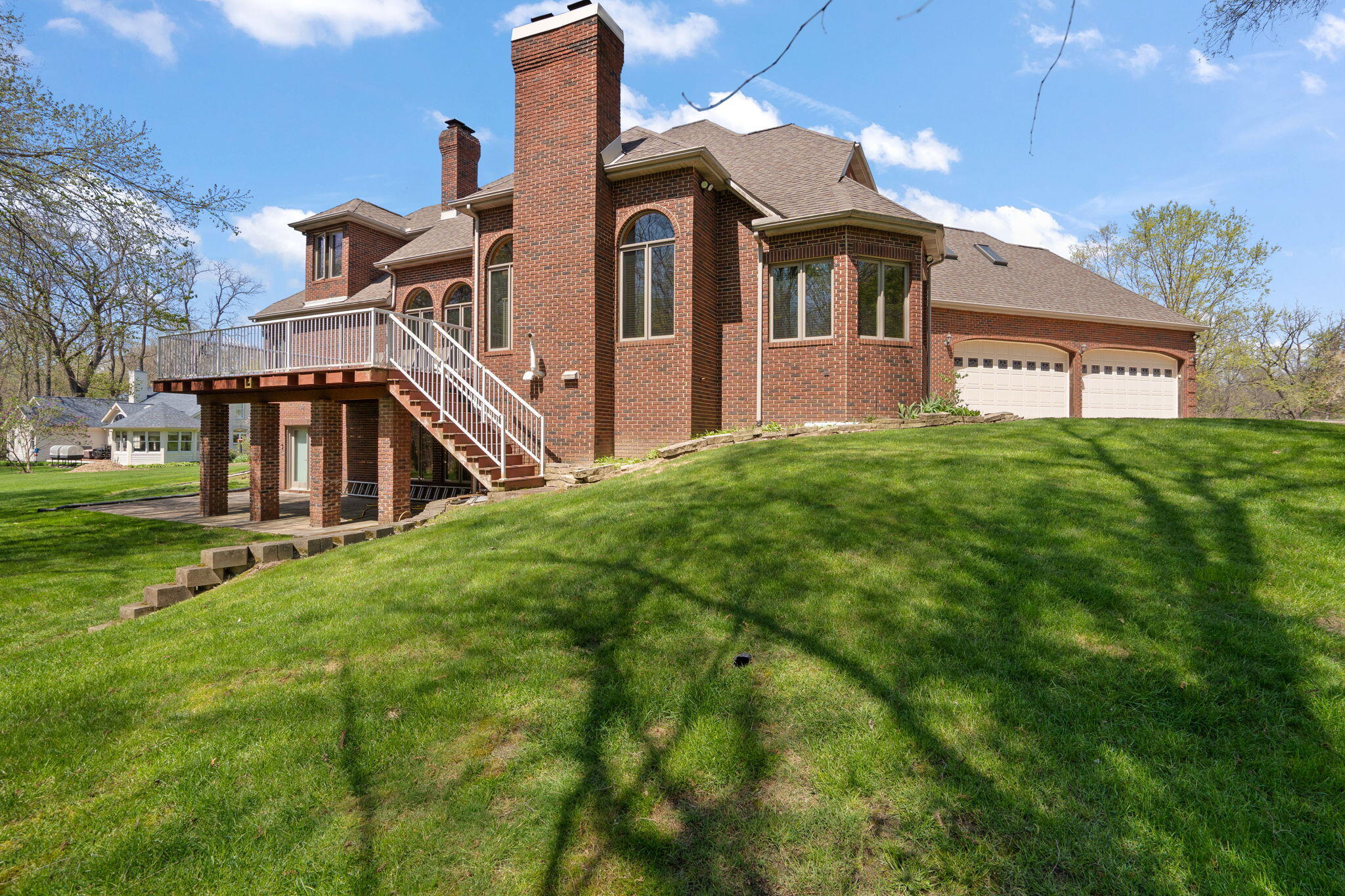 2 Timber Ridge Court Valparaiso, IN 46385 - Photo 9 of 61 2048x1365