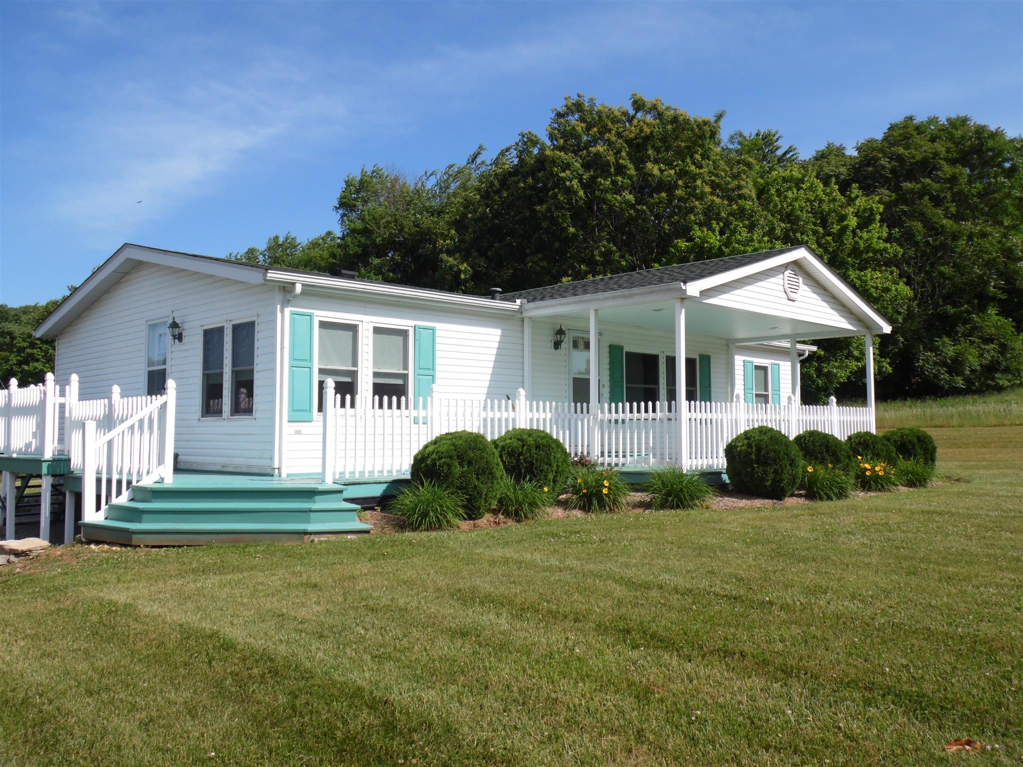 1847 Preacher Holt Road Mount Pleasant, TN 38474 - Photo 2 of 24 Gallery Image 2