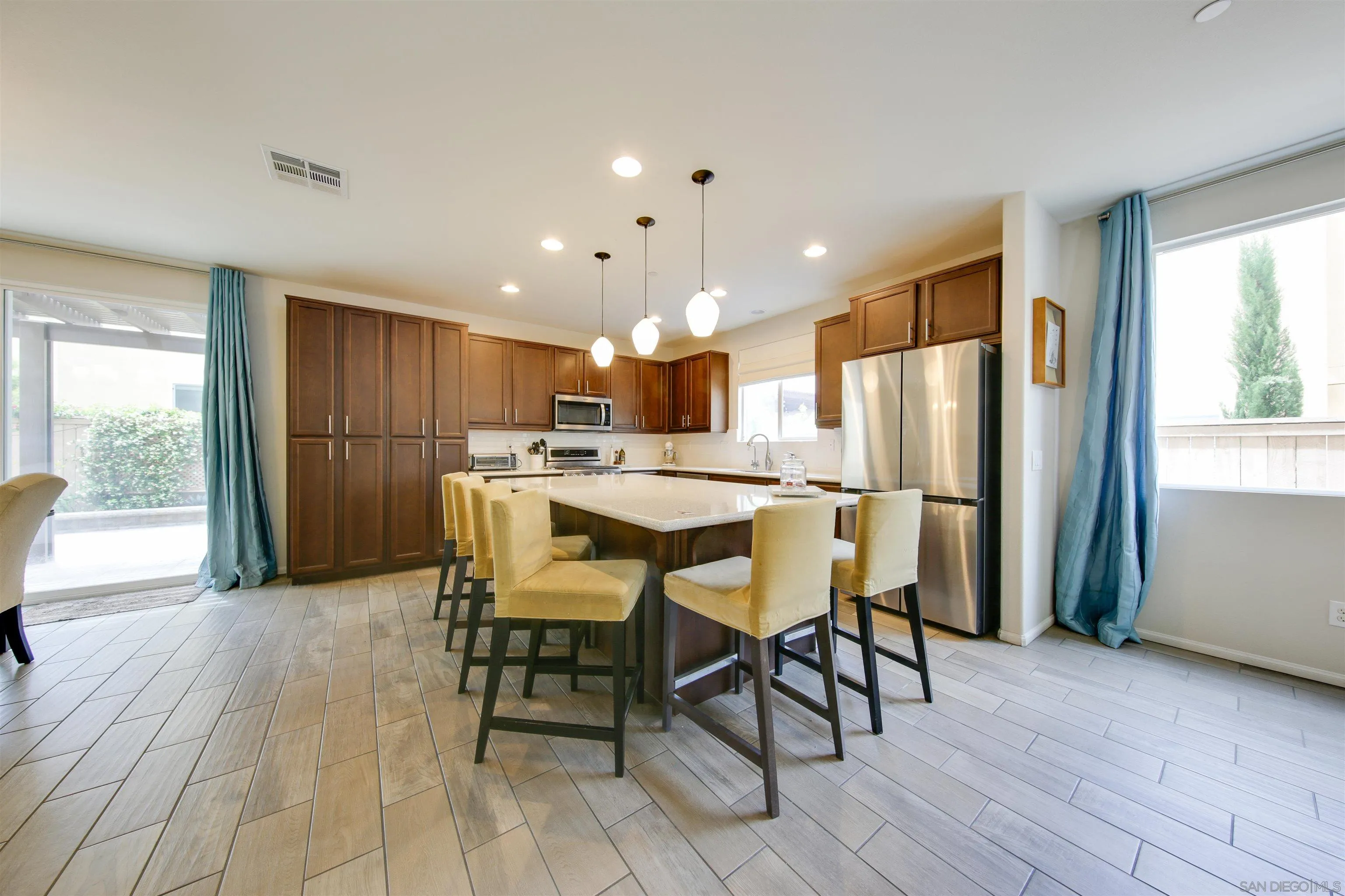 1382 Cathedral Oaks Road Chula Vista, CA 91913 - Photo 14 of 43 Gallery Image 14