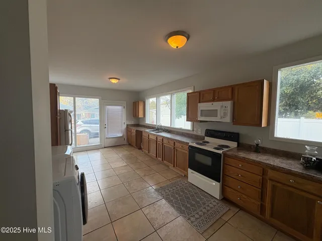 $2,200 | 1914 Trent Boulevard, New Bern, NC 28560