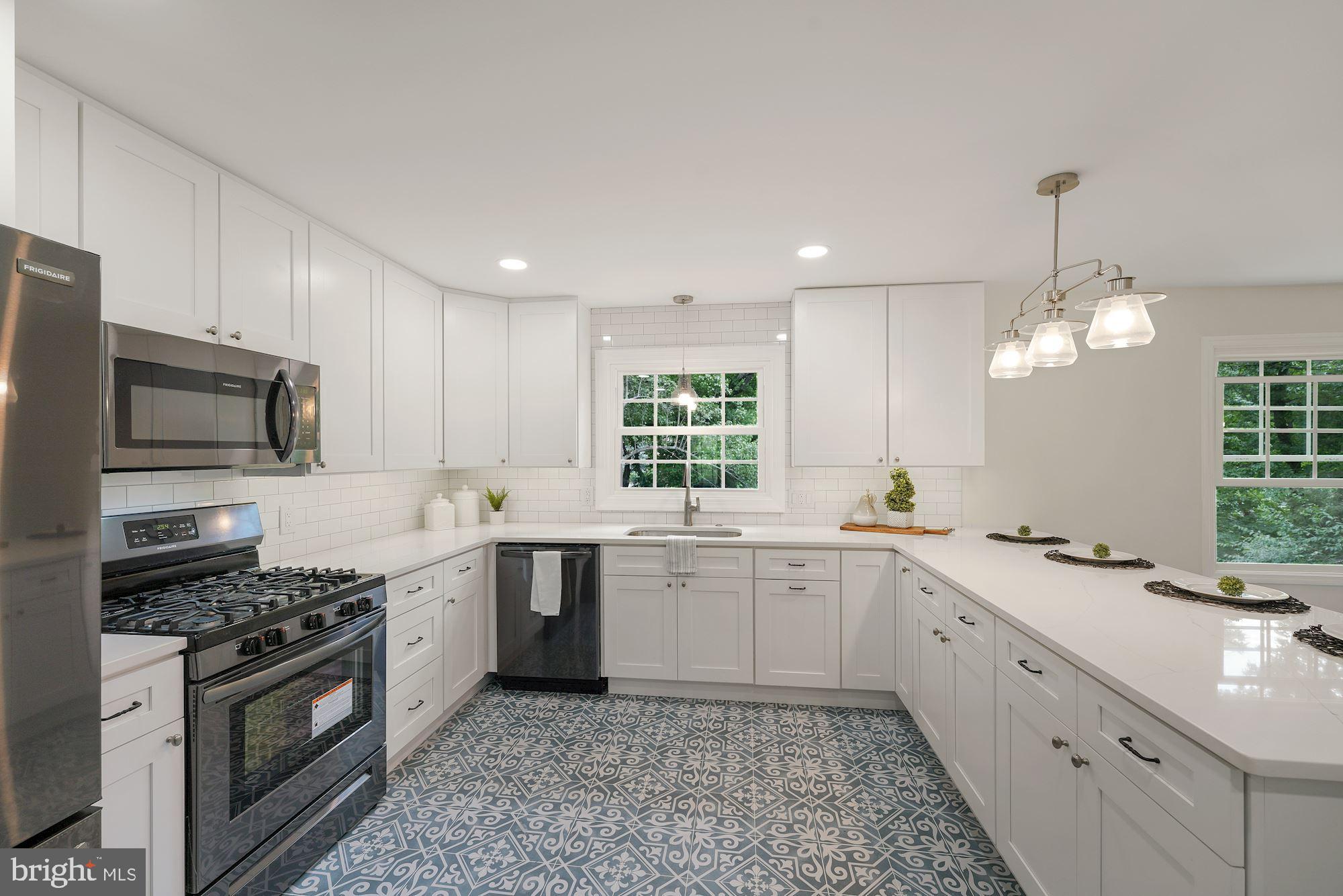 5947 Telegraph Road Alexandria, VA 22310 - Photo 11 of 57 Upgrade Cabinets & C-tops