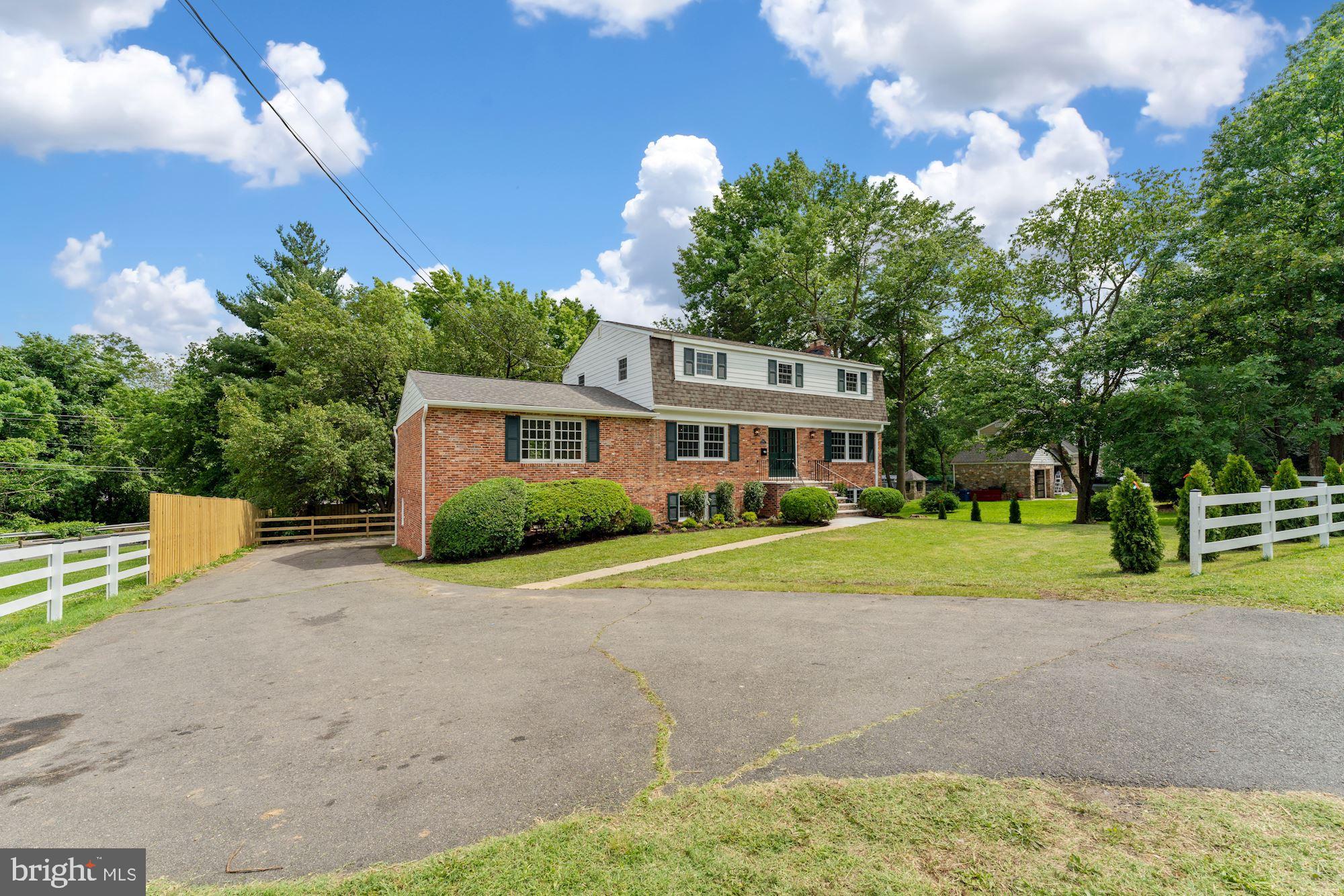 5947 Telegraph Road Alexandria, VA 22310 - Photo 5 of 57 Ample parking w/ - car garage around back