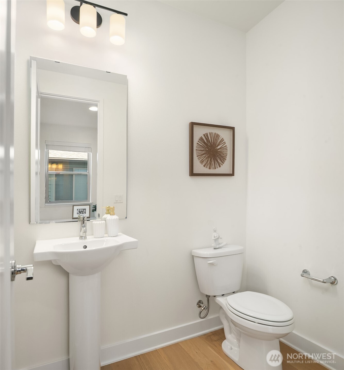 13368 Southeast 68th Place Newcastle, WA 98059 - Photo 26 of 28 a bathroom with a toilet a sink and mirror