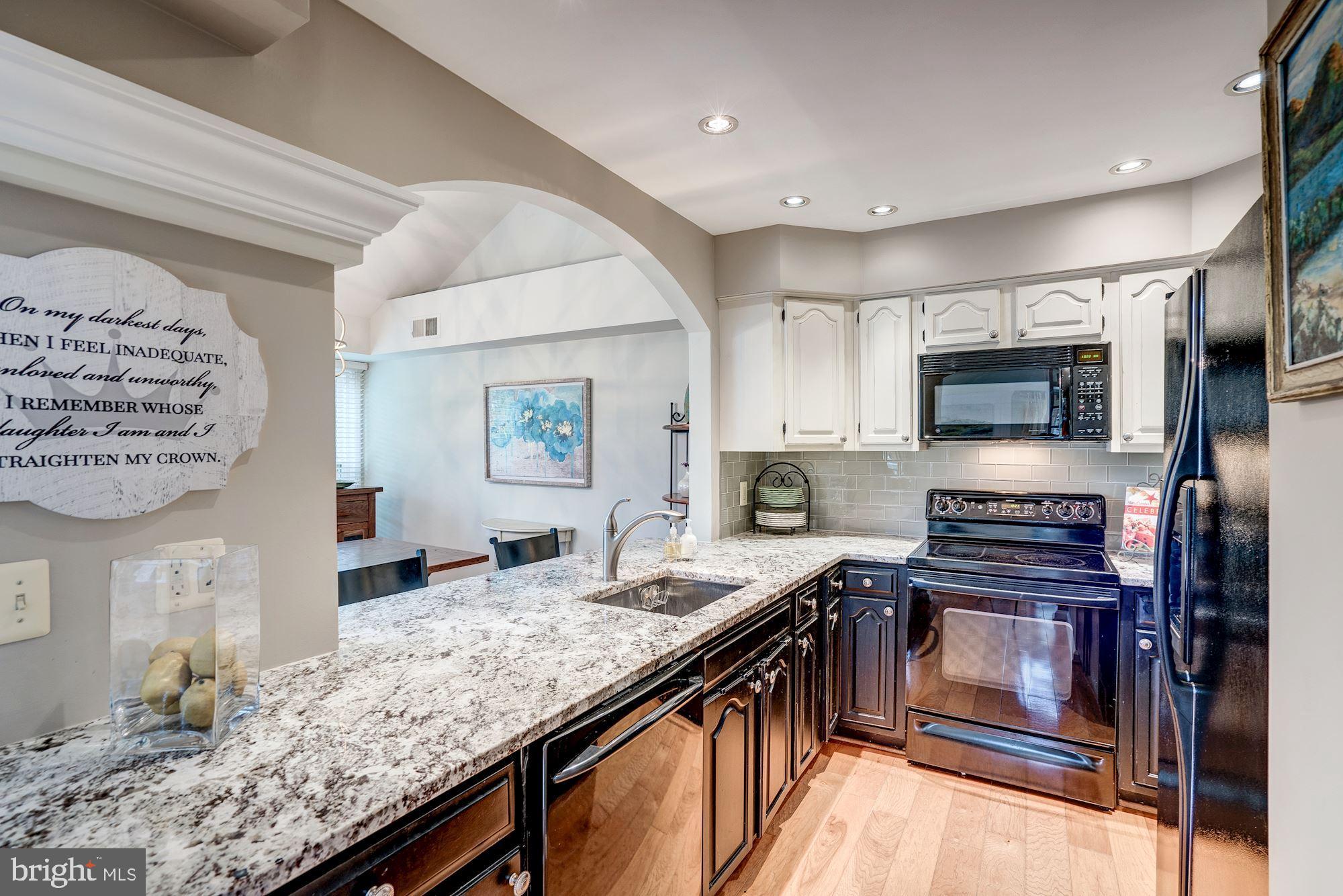 1473 Church Hill Place Reston, VA 20194 - Photo 14 of 46 MODERN, FULLY-EQUIPPED KITCHEN