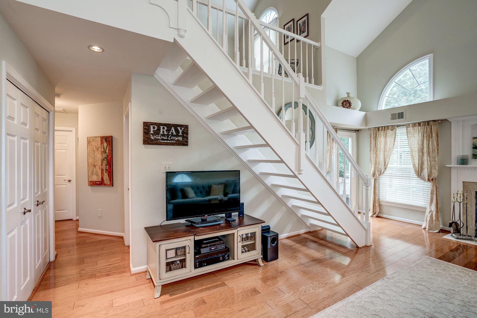1473 Church Hill Place Reston, VA 20194 - Photo 19 of 46 UPPER LOFT AND BEDROOM HALL