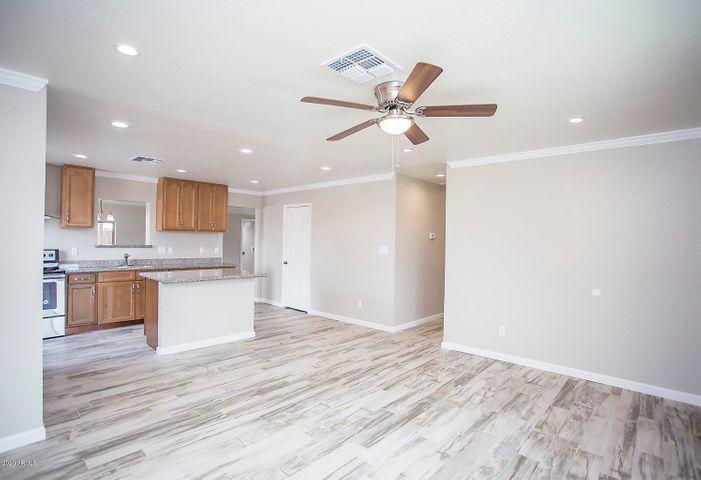 1627 West Carter Road Phoenix, AZ 85041 - Photo 4 of 9 Carter living room