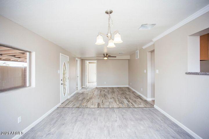 1627 West Carter Road Phoenix, AZ 85041 - Photo 5 of 9 Carter Great room
