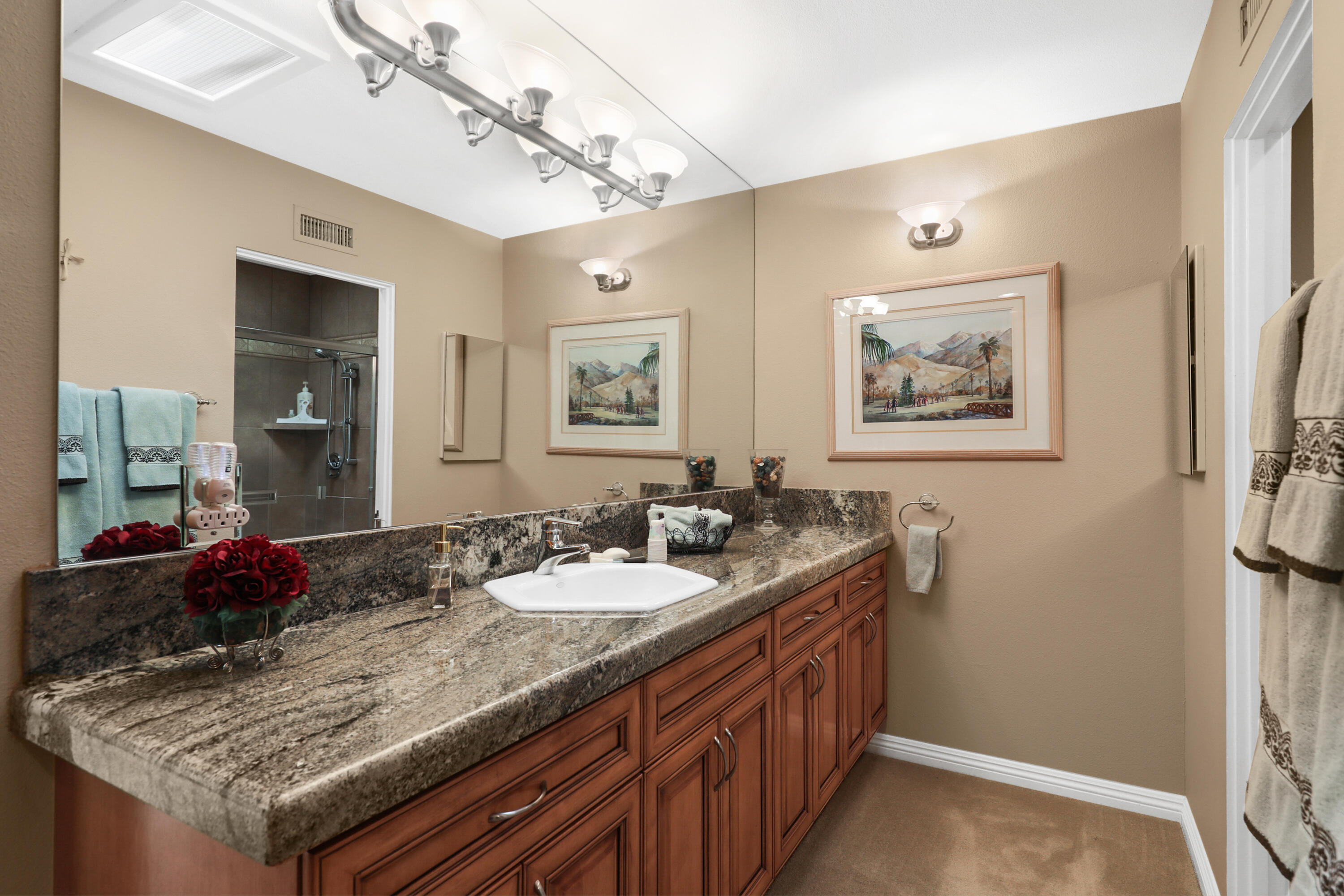 45730 Pima Road Indian Wells, CA 92210 - Photo 23 of 37 Guest Bath