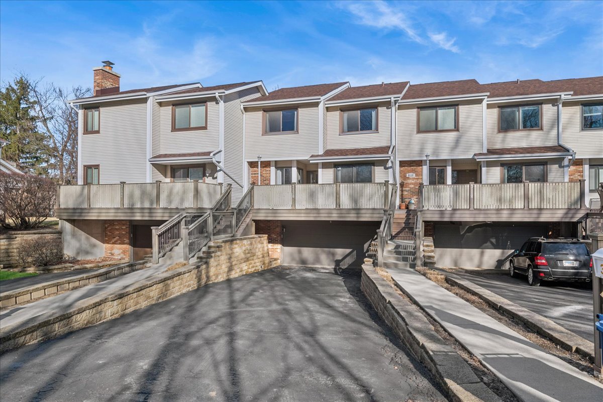 3120 Antelope Springs Road Northbrook, IL 60062 - Photo 2 of 27 a view of a house with a patio