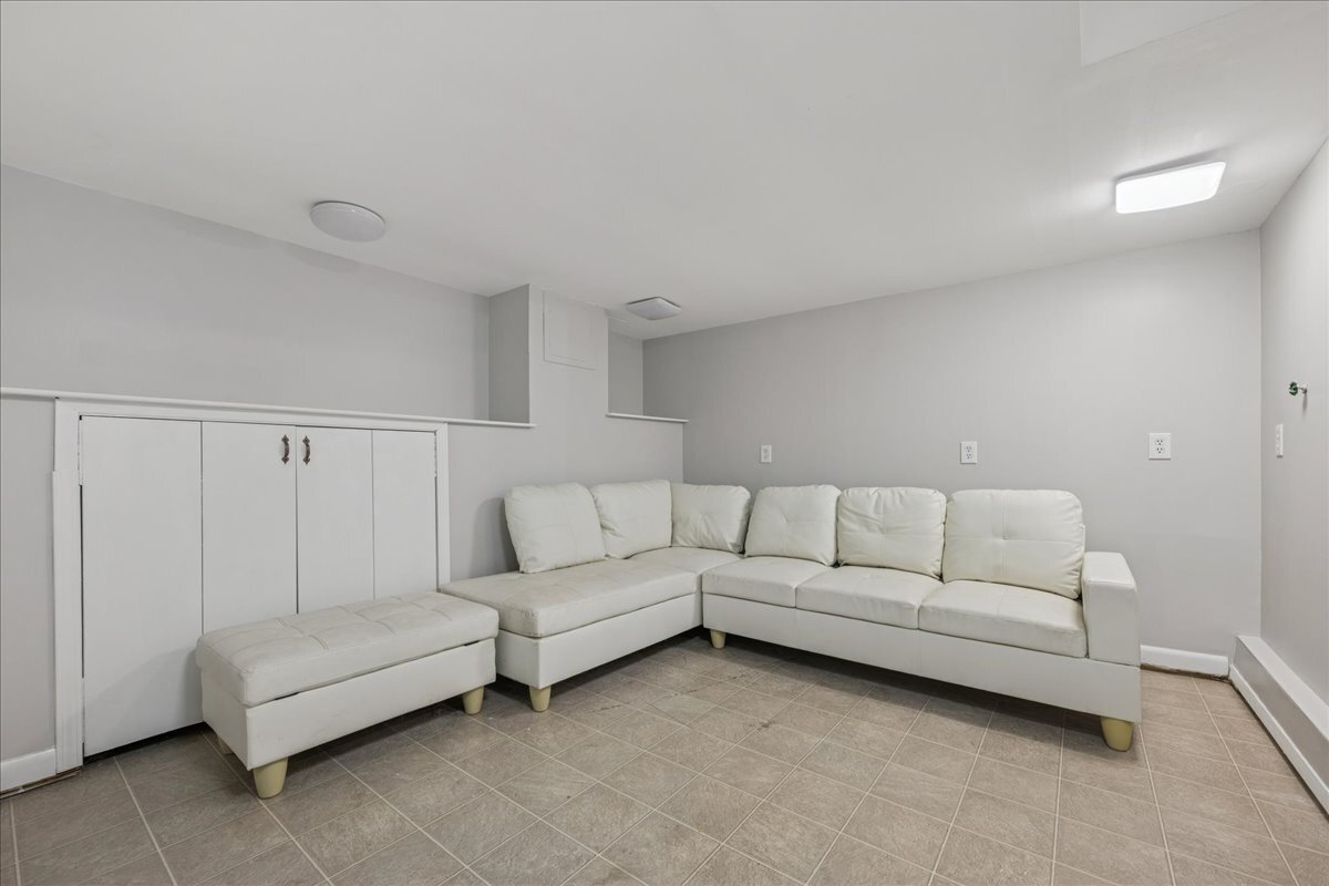 3120 Antelope Springs Road Northbrook, IL 60062 - Photo 21 of 27 a living room with furniture and a couch