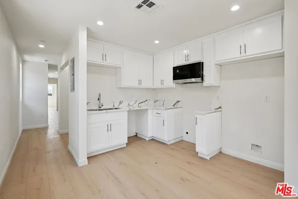 $999,000 | 1354 East 108th Street, Los Angeles, CA 90059