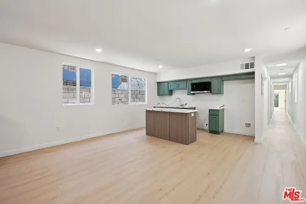 $999,000 | 1354 East 108th Street, Los Angeles, CA 90059