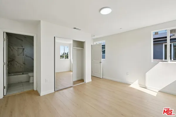 $999,000 | 1354 East 108th Street, Los Angeles, CA 90059