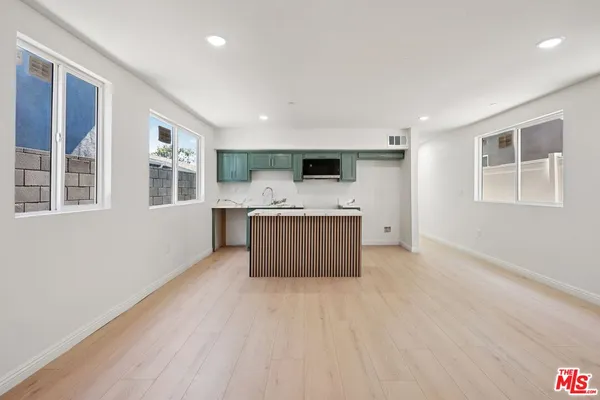$999,000 | 1354 East 108th Street, Los Angeles, CA 90059