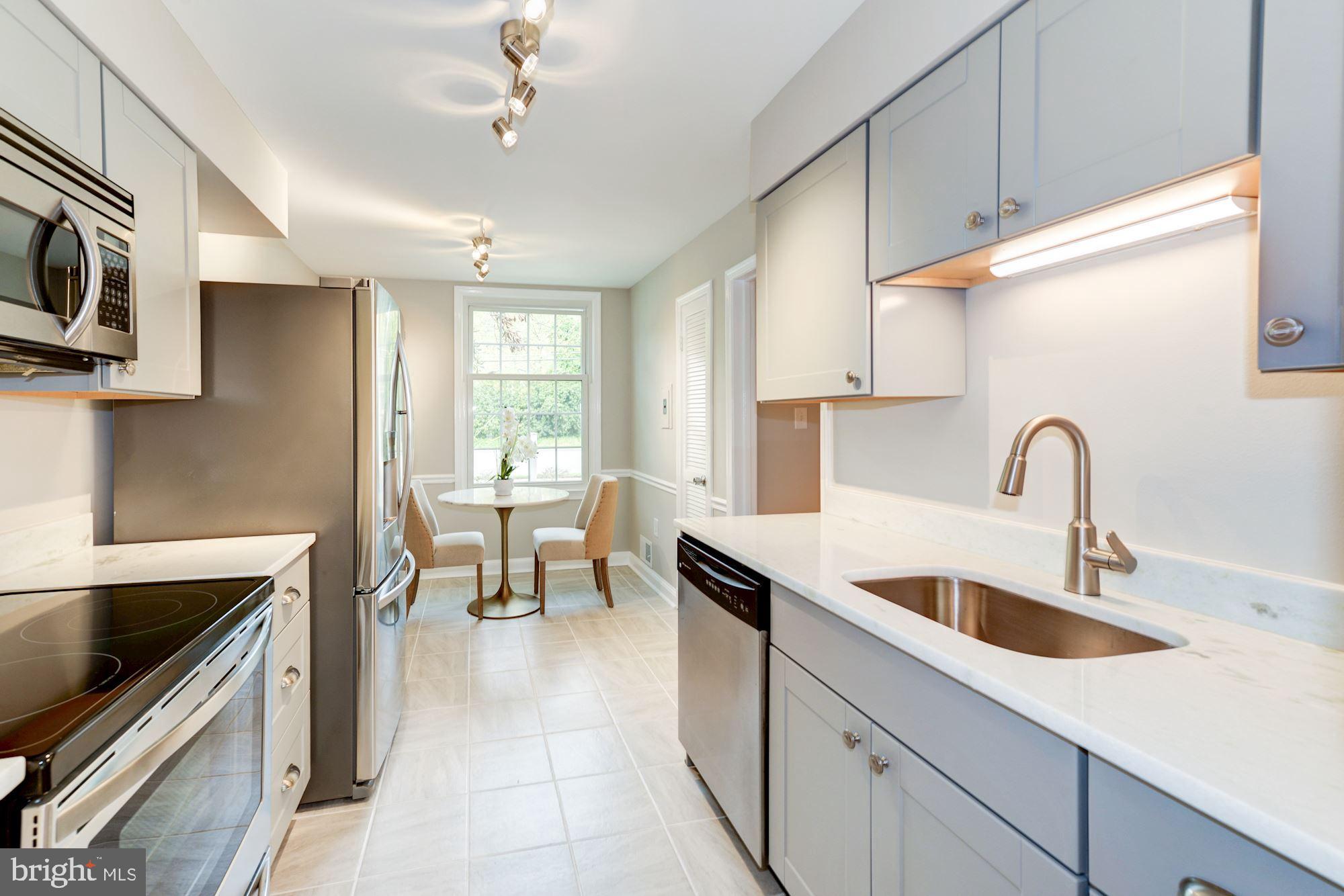 6317 Fort Hunt Road Alexandria, VA 22307 - Photo 6 of 41 Kitchen