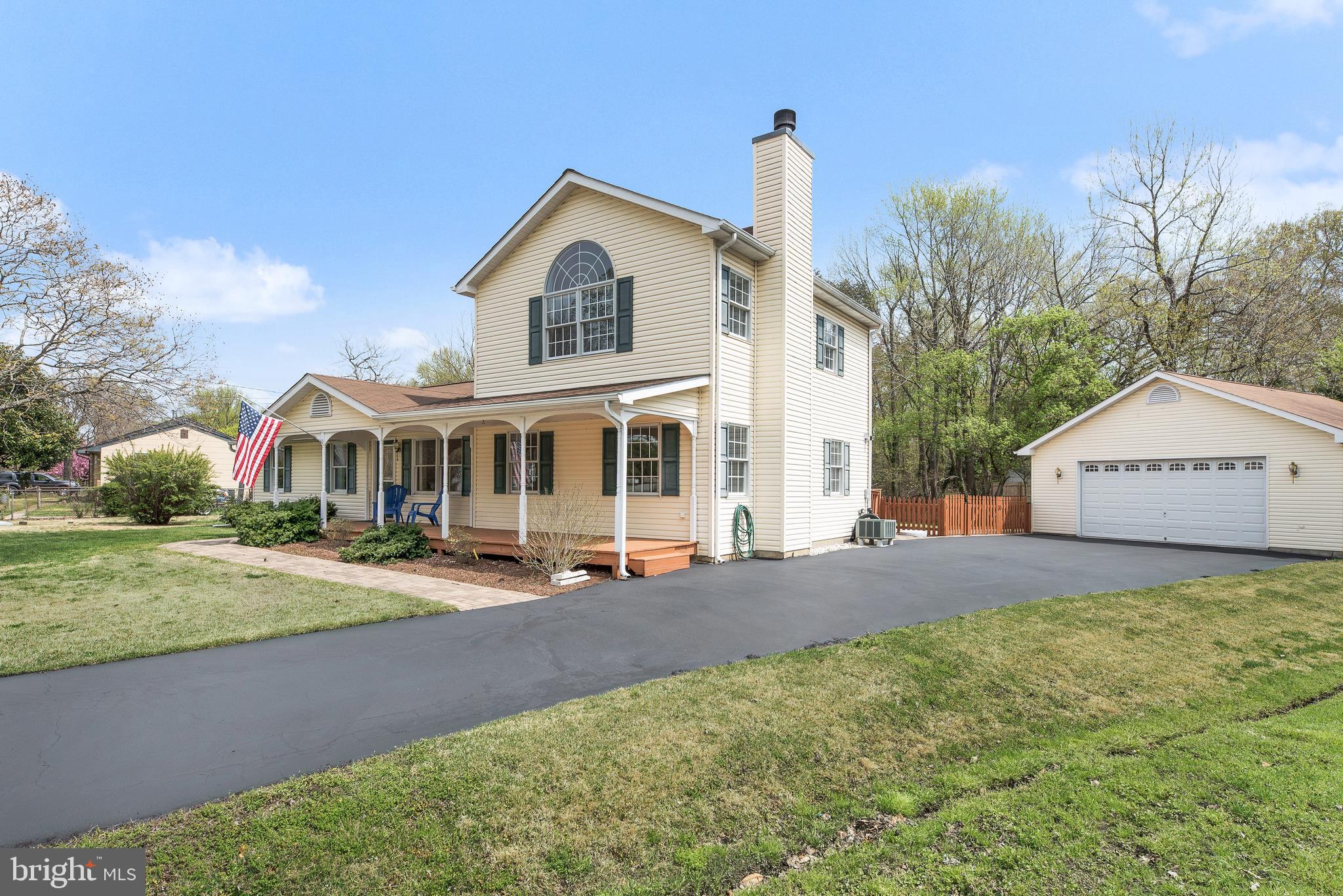 108 River Road Edgewater, MD 21037 - Photo 2 of 38 Gallery Image 2