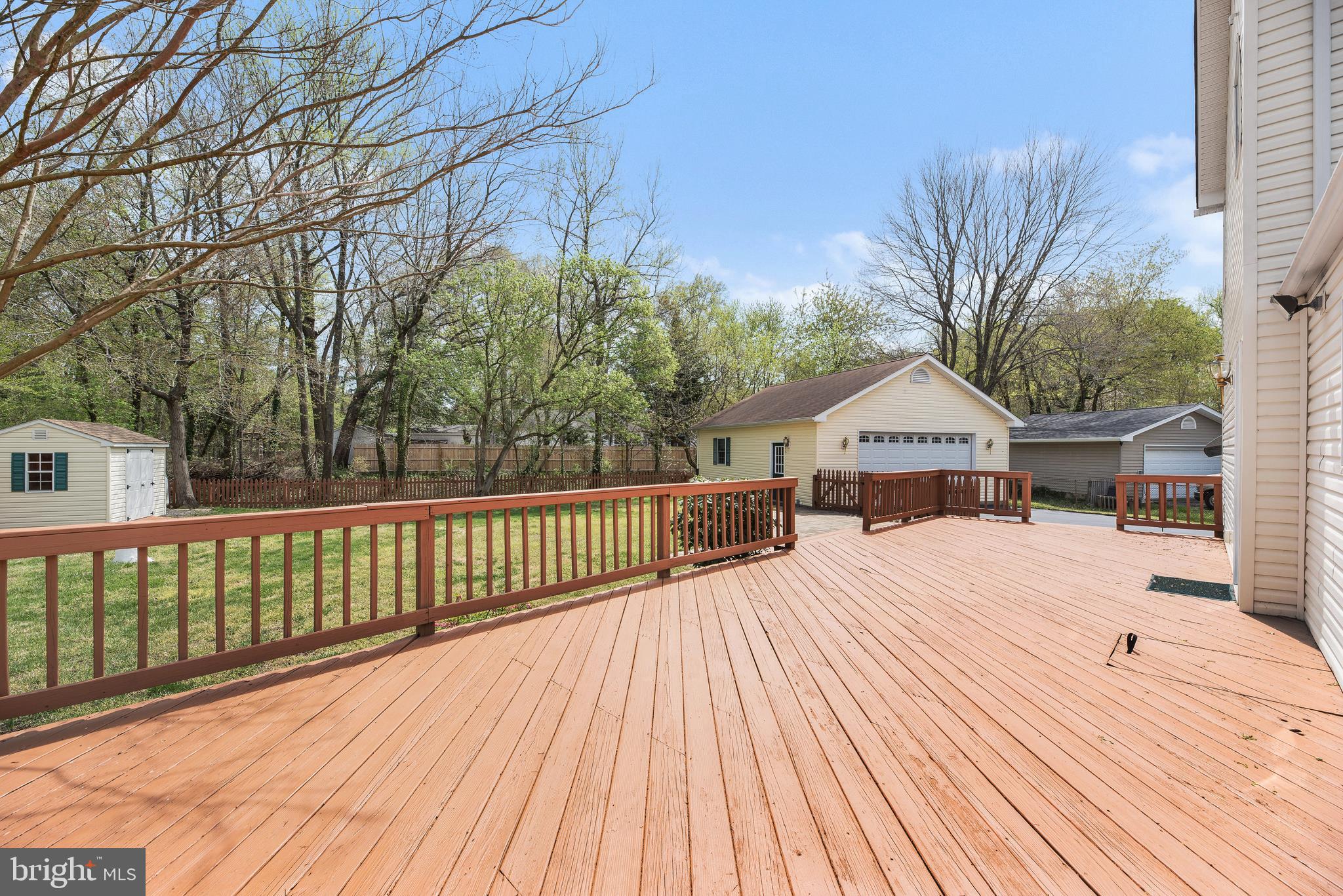 108 River Road Edgewater, MD 21037 - Photo 28 of 38 Huge deck