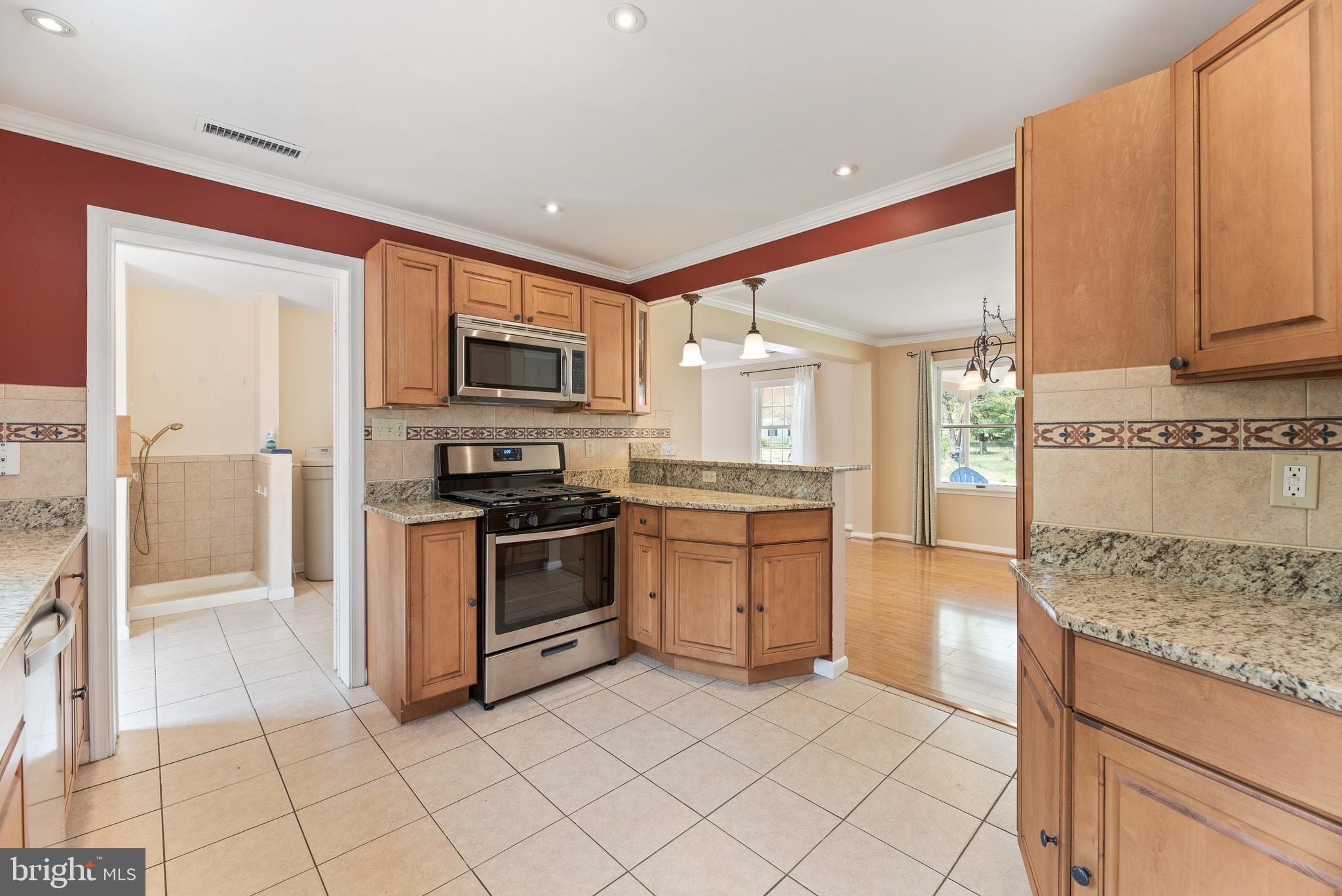 108 River Road Edgewater, MD 21037 - Photo 5 of 38 Gallery Image 5