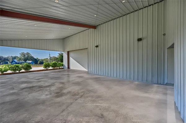 a view of a garage