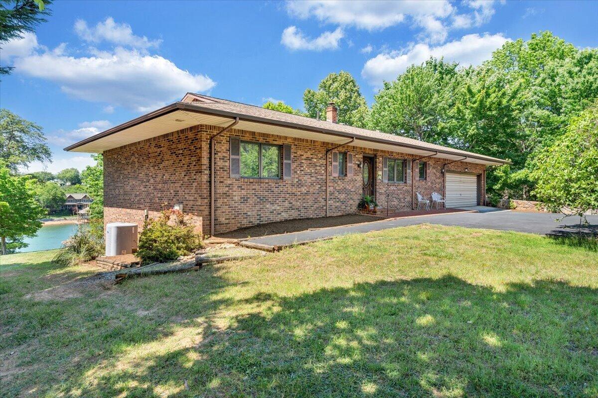 159 Windmere Trail Moneta, VA 24121 - Photo 60 of 88 Front
