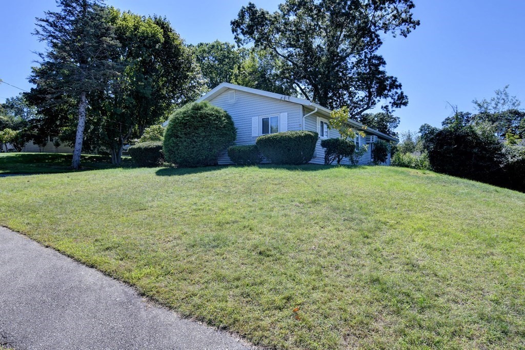 136 Richard Road Braintree, MA 02184 - Photo 5 of 38 Gallery Image 5