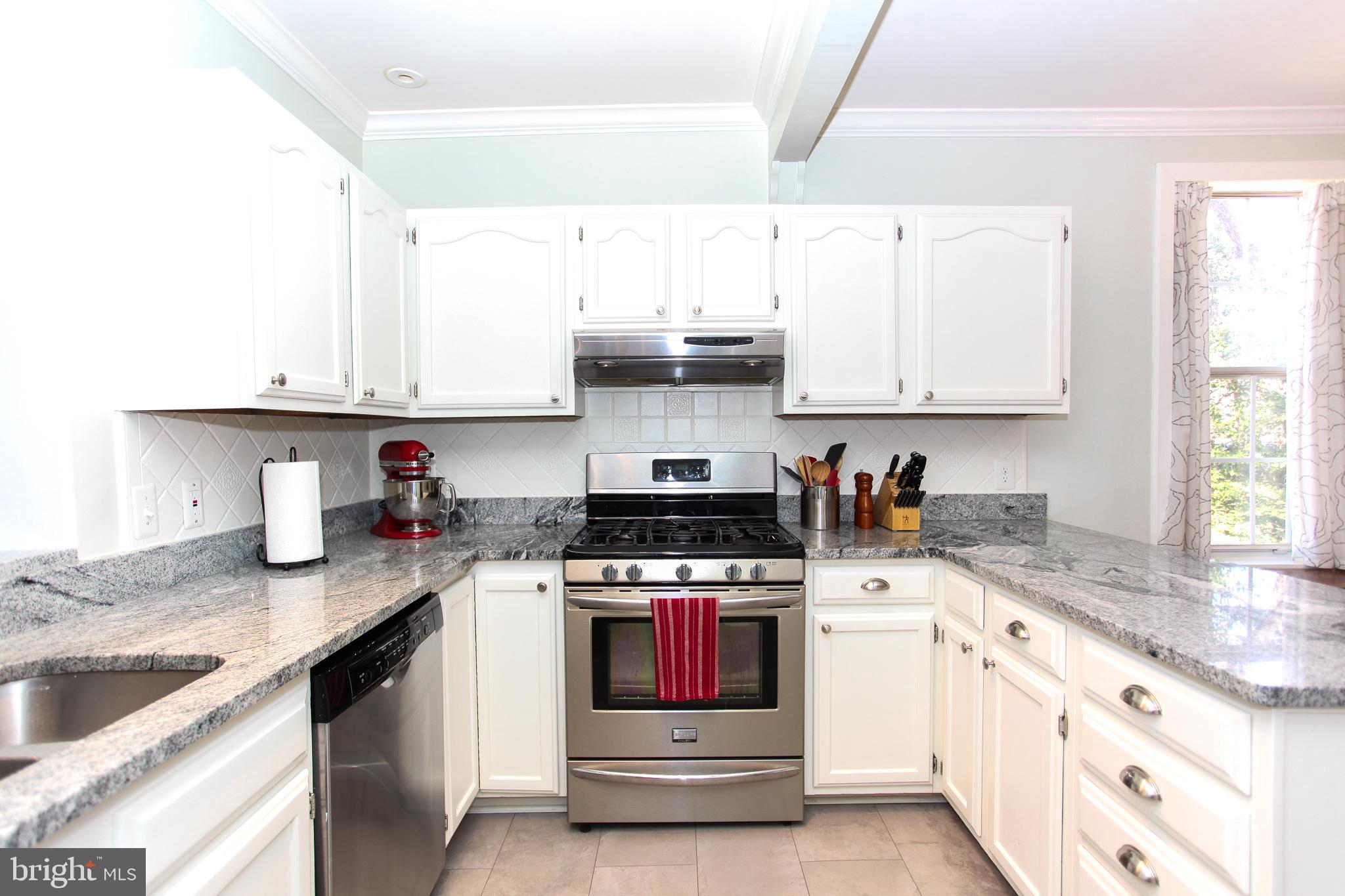 4507 Maple Avenue Halethorpe, MD 21227 - Photo 15 of 52