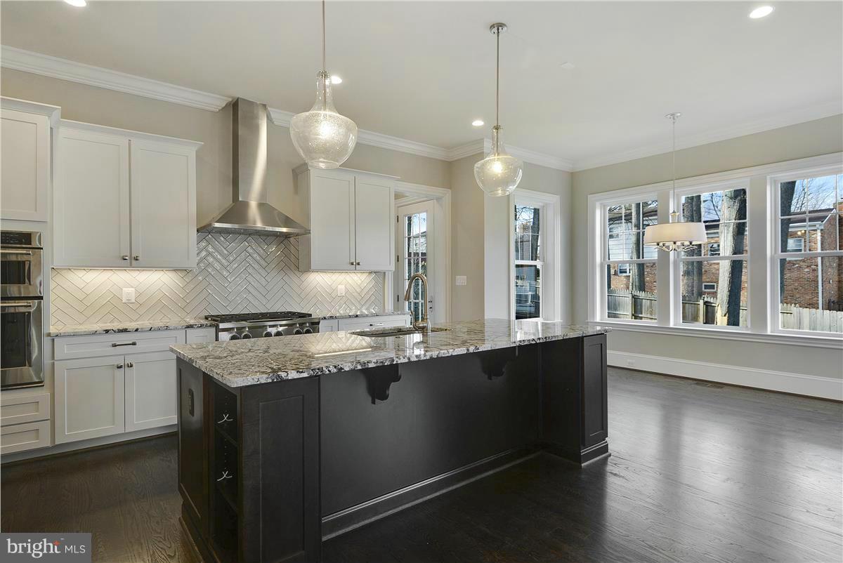 6850 Strata Street McLean, VA 22101 - Photo 2 of 30 Kitchen