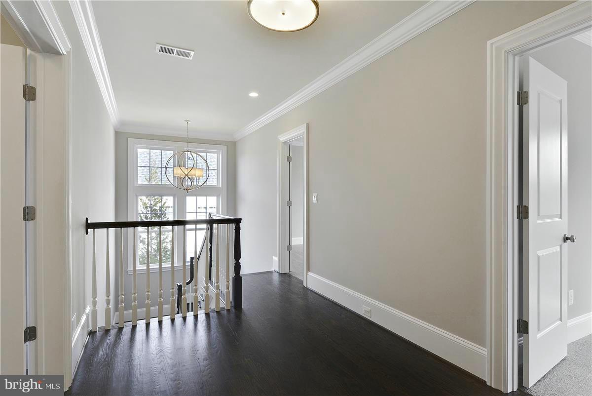 6850 Strata Street McLean, VA 22101 - Photo 11 of 30 Upper hallway