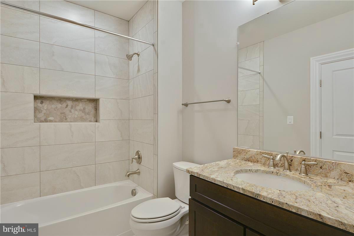 6850 Strata Street McLean, VA 22101 - Photo 17 of 30 Bath