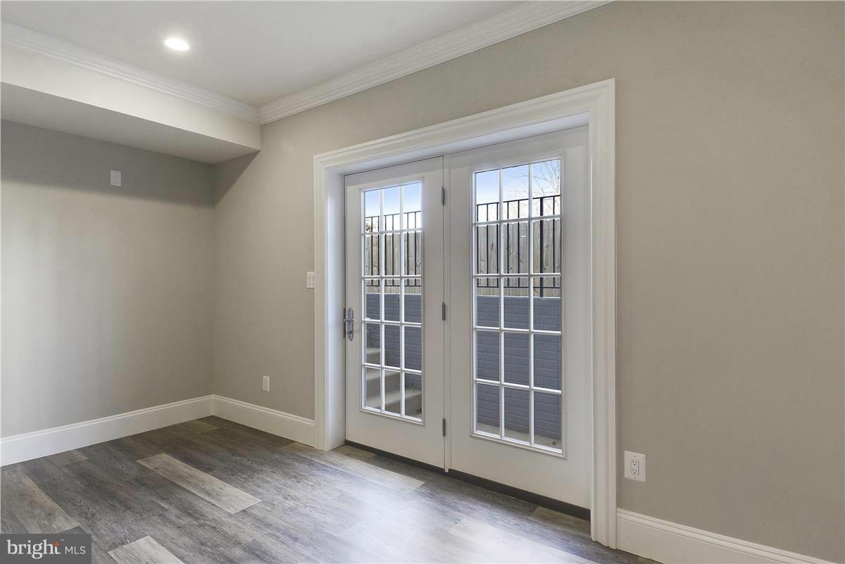 6850 Strata Street McLean, VA 22101 - Photo 21 of 30 Lower level double-wide walk-up