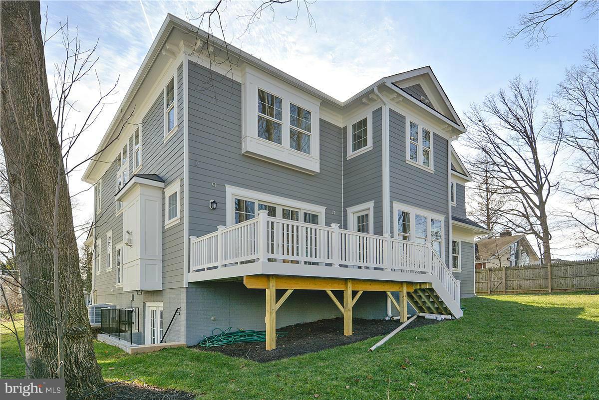 6850 Strata Street McLean, VA 22101 - Photo 23 of 30 Composite deck with PVC wrapped railings
