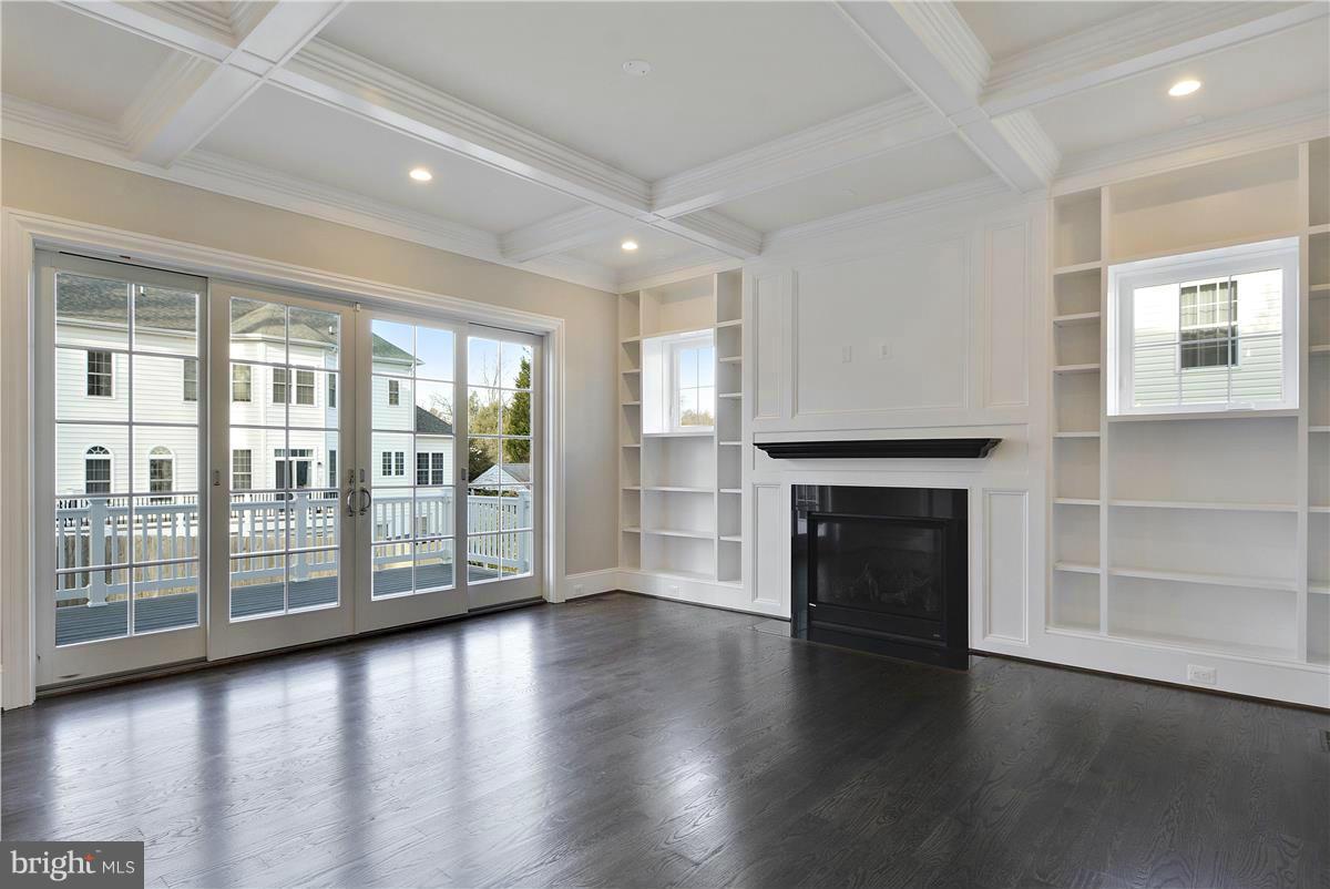 6850 Strata Street McLean, VA 22101 - Photo 5 of 30 Family Room