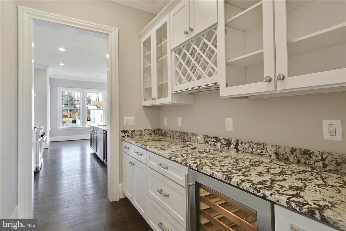 6850 Strata Street McLean, VA 22101 - Photo 6 of 30 Butler's pantry